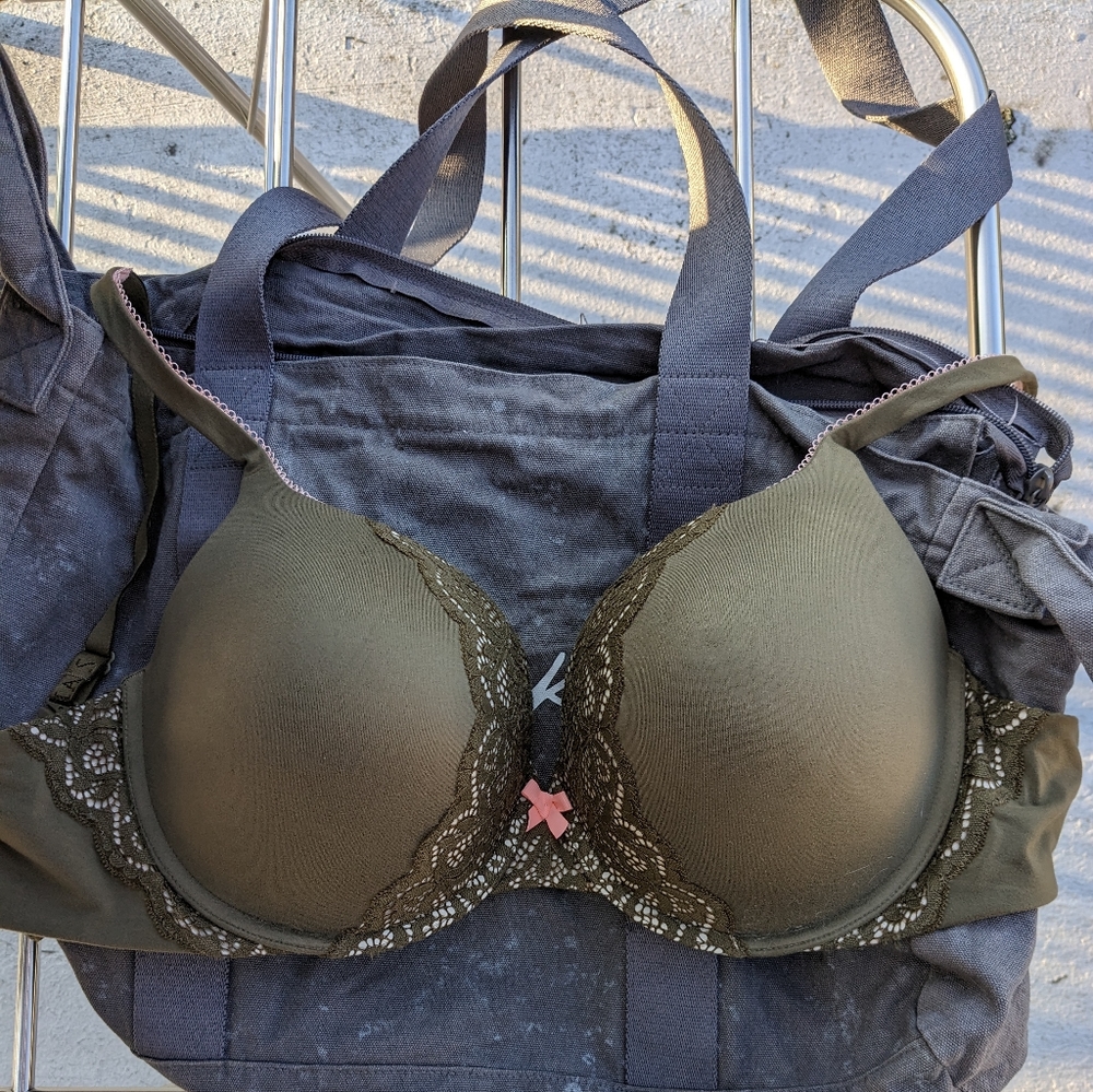 Victoria's Secret bra 34DDD Green